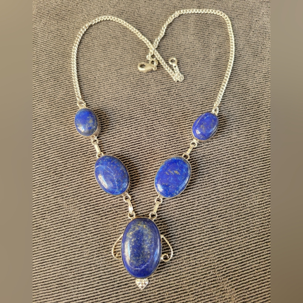 Elegant Unique Blue Lapis Lazuli Stone and Silver Necklace - Picture 4 of 9